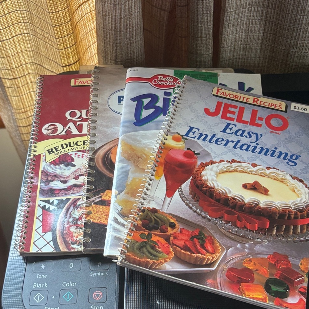 4 vintage recipe booklets